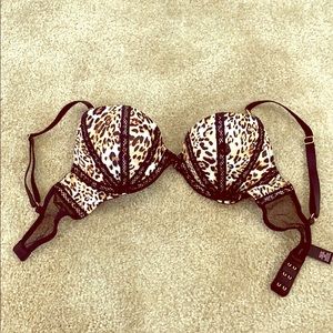 Victoria’s Secret Very Sexy Push-Up/Pigeonnant Bra